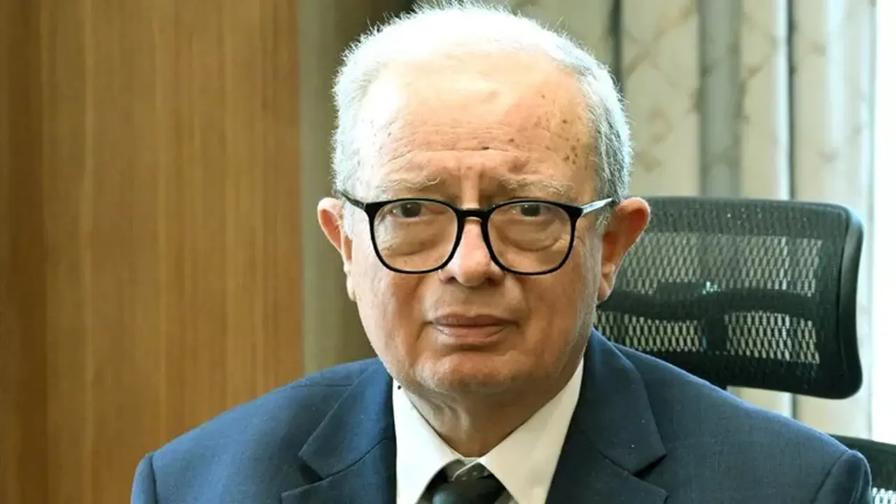 الحكومة تسعى لإطلاق 10 طروحات جديدة تشمل بنك القاهرة وشركتين للجيش